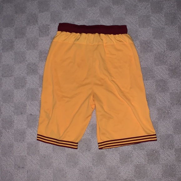 Cavs Shorts - Picture 4 of 4
